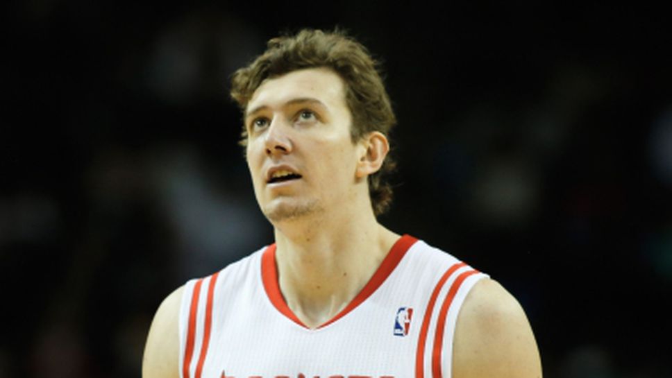 Ашък постави ултиматум на Хюстън