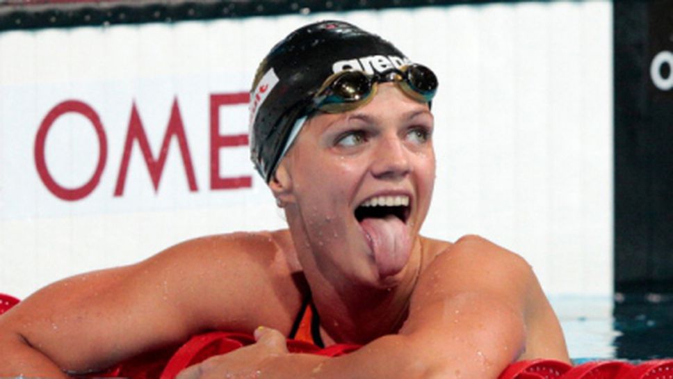 Юлия Ефимова подобри световния рекорд на 200 м бруст в 25-метров басейн