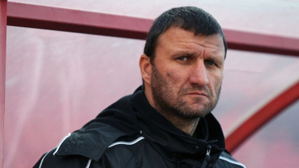 Костадин Ангелов: Ядем по бензиностанции