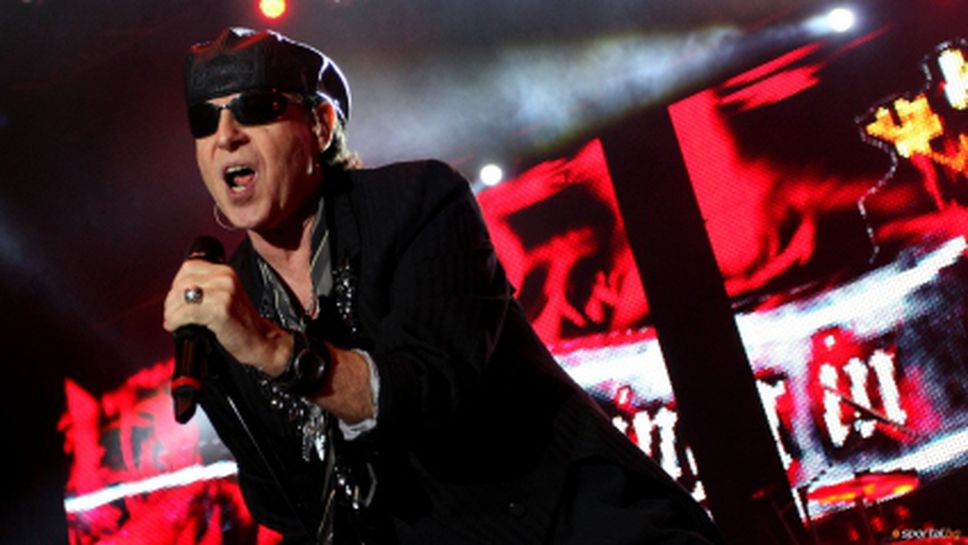 Легендарните Скорпиънс побъркаха феновете в "Арена Армеец" (снимки)