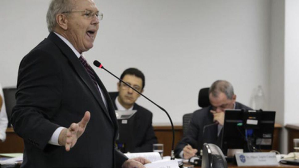 Флуминензе остава в елита на Бразилия