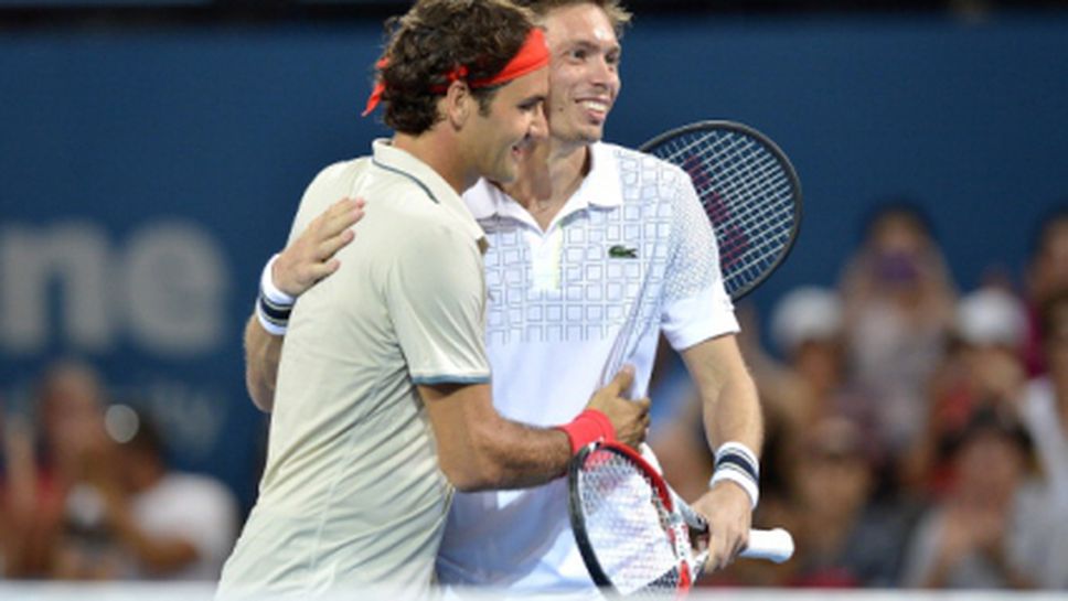 Федерер започна сезона с нова ракета и победа на двойки