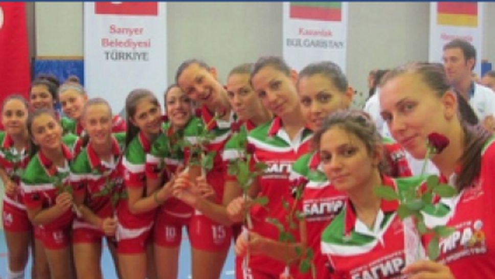 Мишонова и Динова тренират с Казанлък Волей