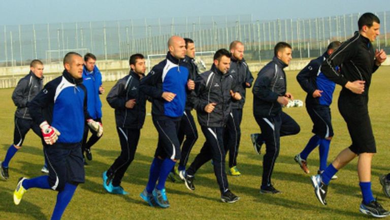Само десет футболисти тренираха с Черноморец