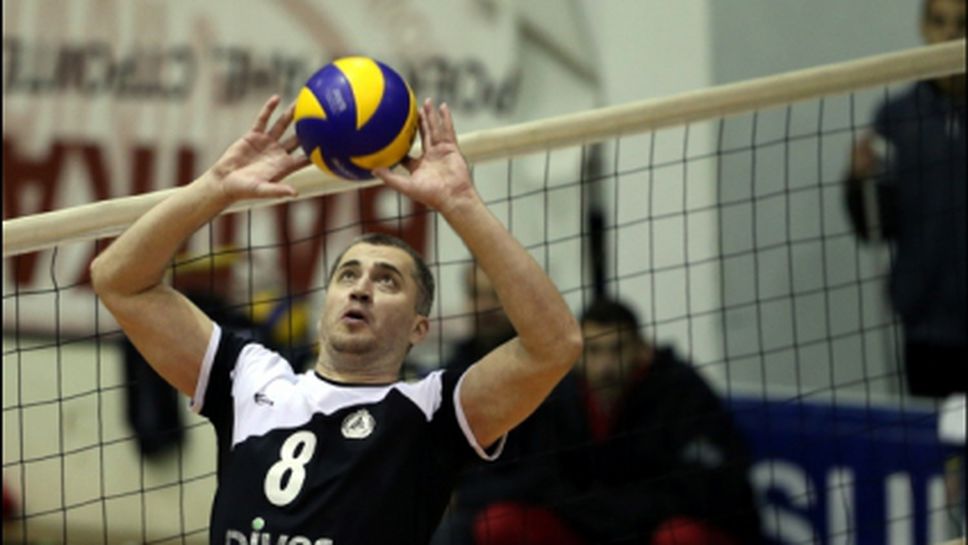 Дунав (Русе) привлича Владо Стоянов