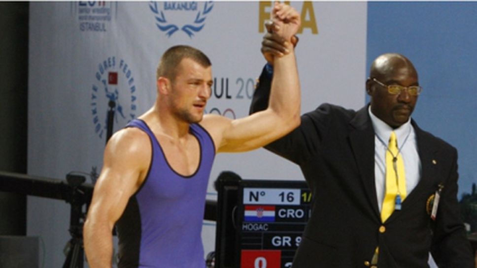 Eлис Гури се върна с победи на тепиха