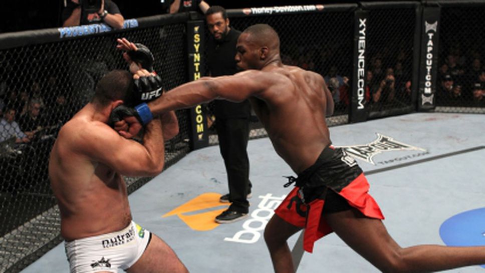 Джон Джоунс ще защитава титлата на 26 април