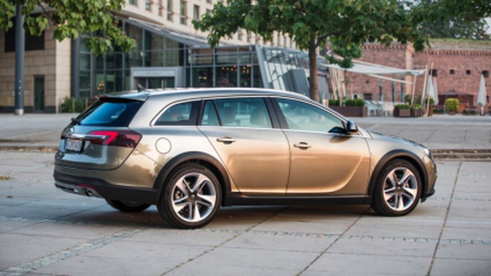 Opel Insignia Country Tourer вече и с предно предаване