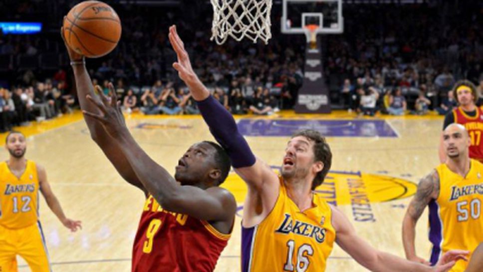 Лейкърс допусна пета поредна загуба