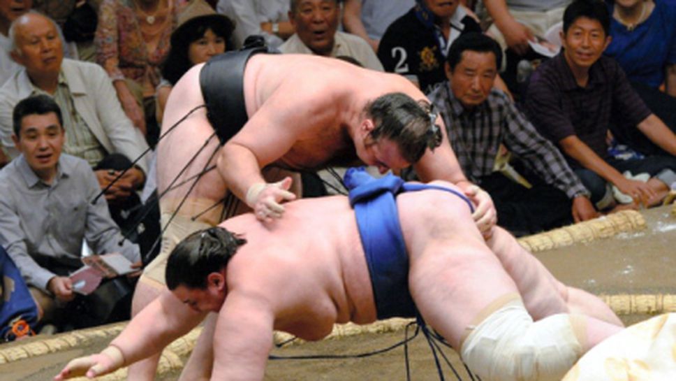 Котоошу и Аоияма с нови победи на турнира в Токио