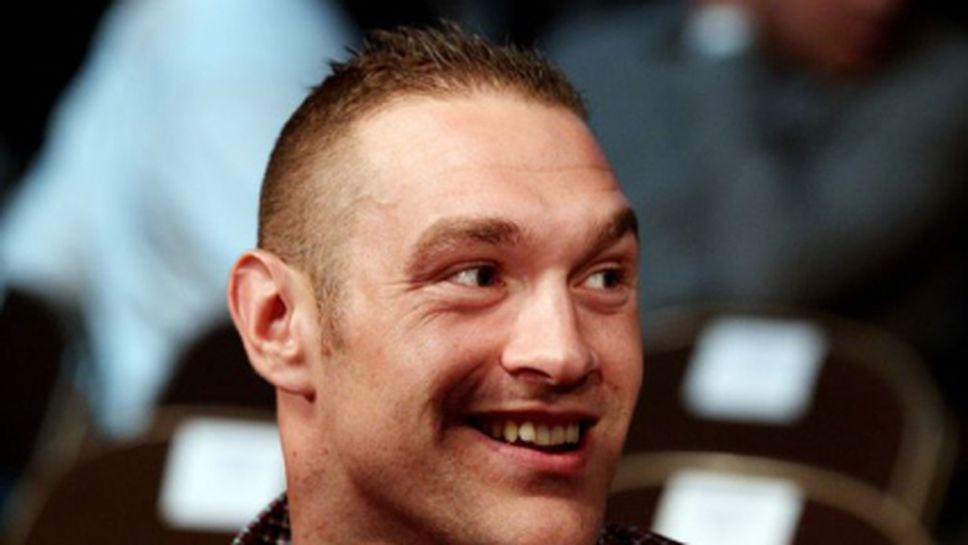 Фюри се извини