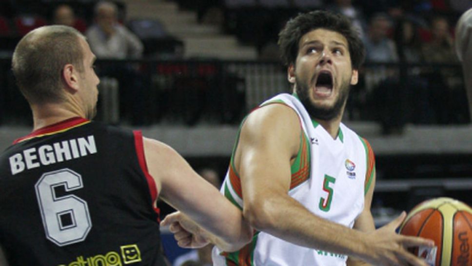 Калоян Иванов и Авелино със загуба от Пезаро