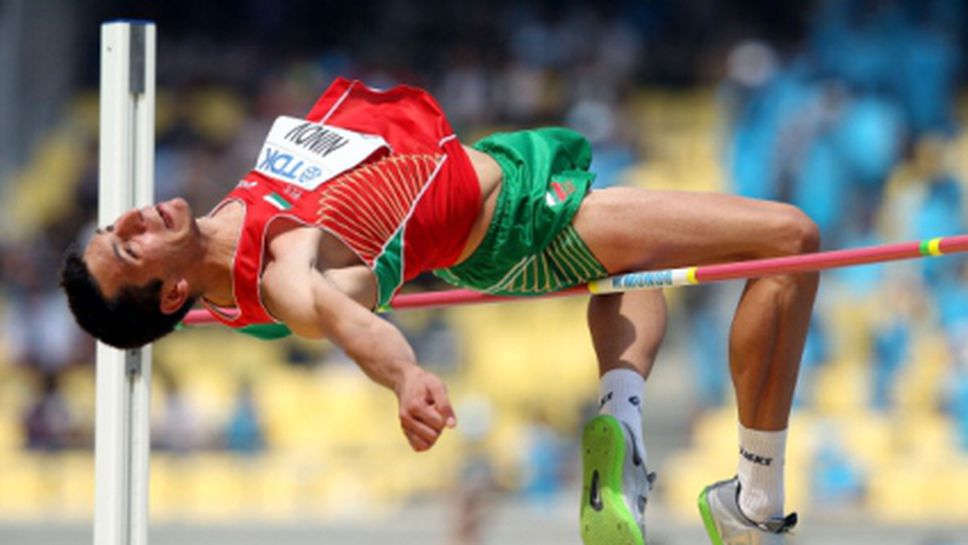 Виктор Нинов остава в леката атлетика