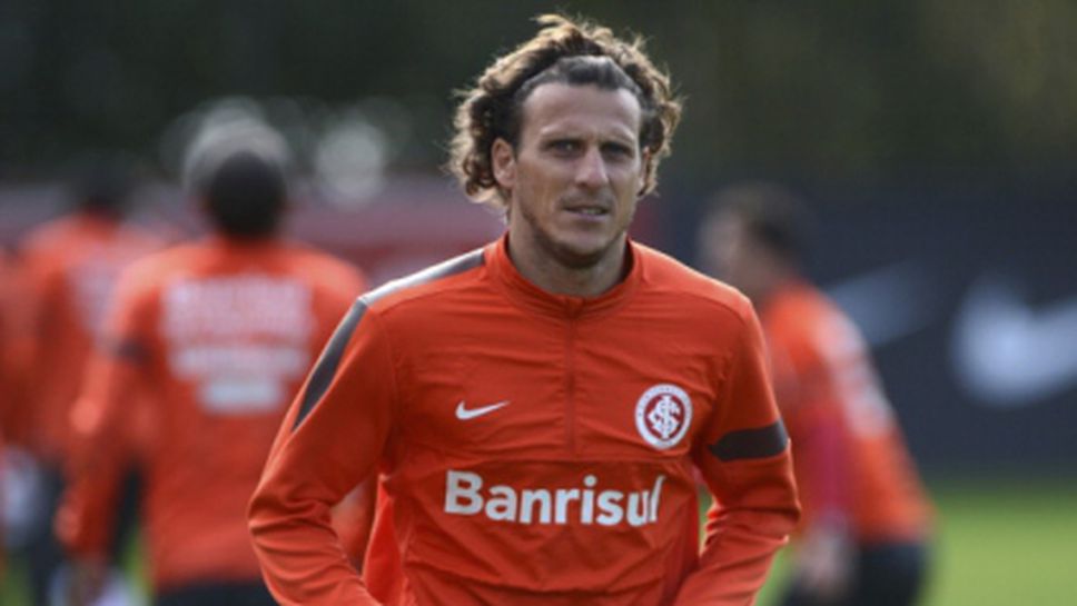 Форлан продължава кариерата си в Япония