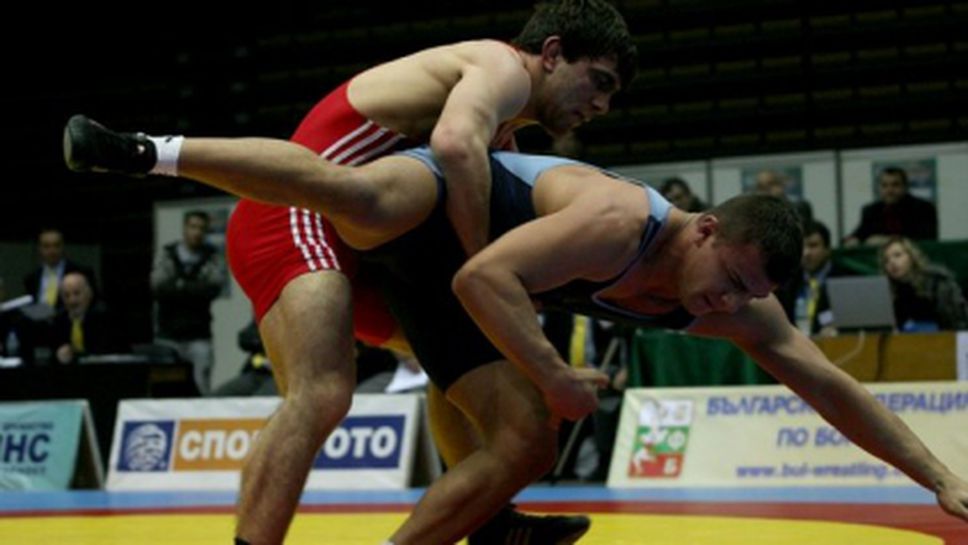 Борци от 24 страни на турнира "Дон Колов - Никола Петров"