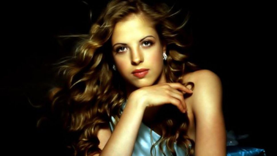 Каролина Костнер остава и след Сочи-2014