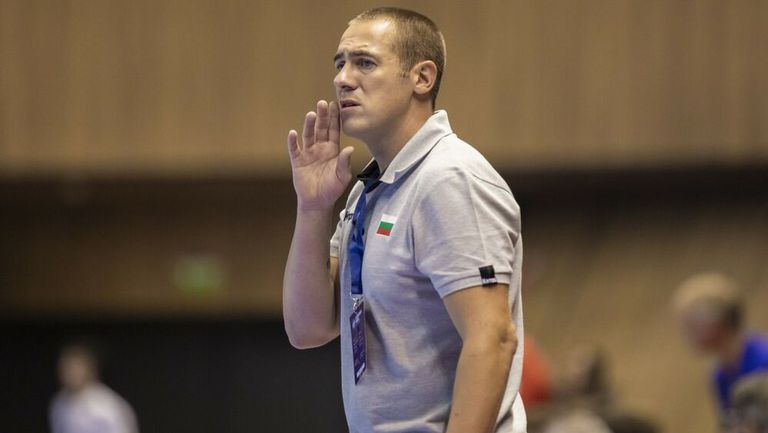 Двама българи отпаднаха от срещата заради травми - Любомир Пенков