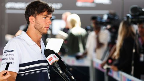  Официално: Гасли остава в Алфа Таури 