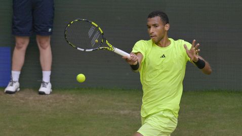 Оже-Алиасим се класира за четвъртфиналите в Майорка