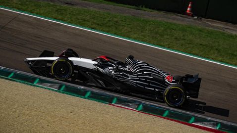  След получения суперлиценз новата звезда на Ред Бул направи и първи тест във Формула 1 