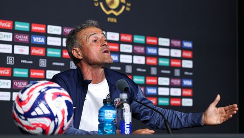 Луис Енрике бесен: Топката прилича на заек