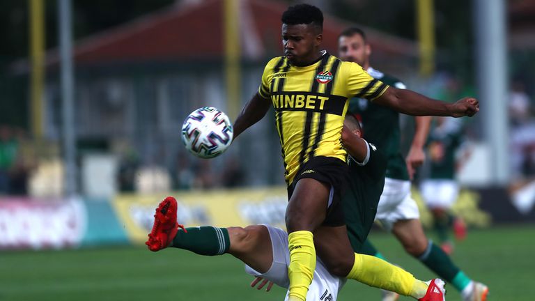 Ботев Пловдив пристигна на летище София откъдето ще лети до