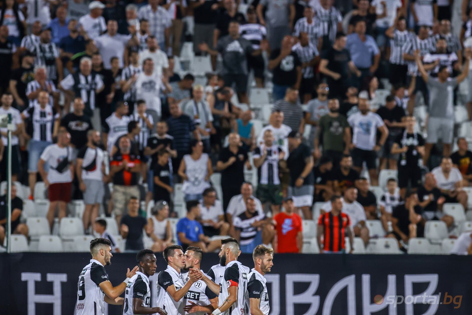  Локомотив (Пловдив) - Хебър (Пазарджик) 