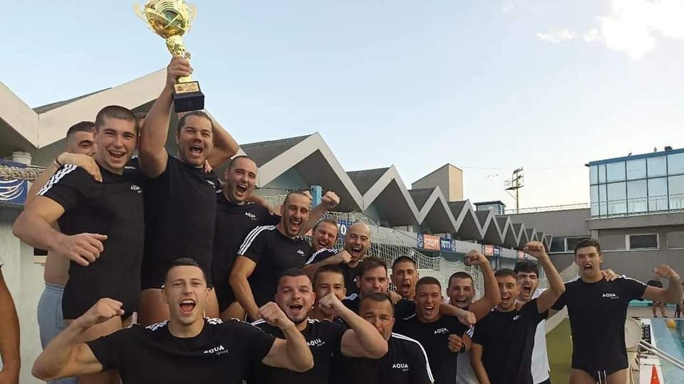 Мъжкият отбор на Аква Спорт с първа купа в историята си