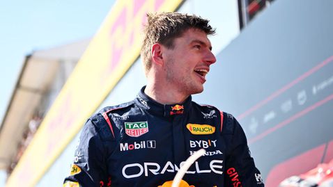 Макс обясни как е взел старта на Хамилтън