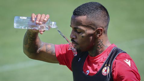 Новият в ЦСКА заговори за титлата и каза: Феновете винаги ще са доволни от мен