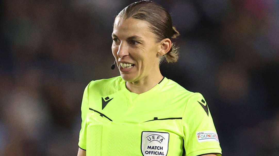 Стефани Фрапар ще свири финала на Европейското за жени между Англия и Испания