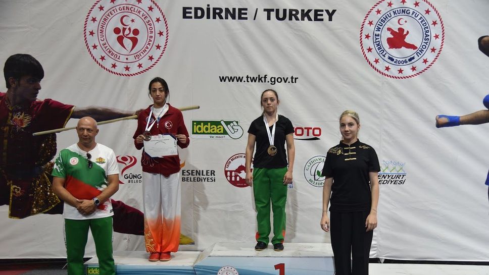 44 медала — 18 златни 14 сребърни и 12 бронзови