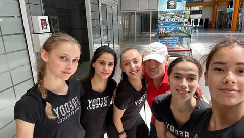 Ансамбълът отпътува за последната проверка преди Световното