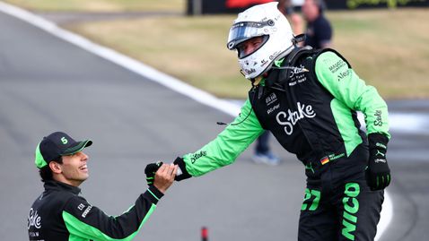 И двамата пилоти на Ауди ще карат утре R26 в Барселона