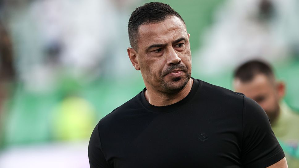 Старши треньорът на Истанбул Башакшехир Чадаш Атан говори след победата