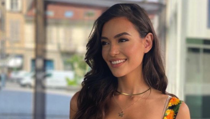 Албанска тв звезда омайва с красотата си