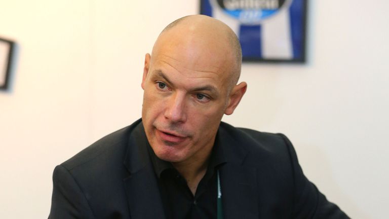 Хауърд Уеб напуска шефското място на съдиите в Мейджър Сокър