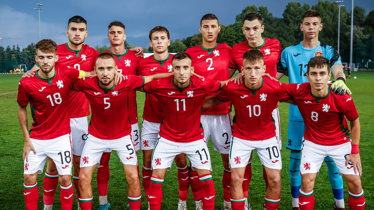 Националните отбори на България и Словения до 19 г играят