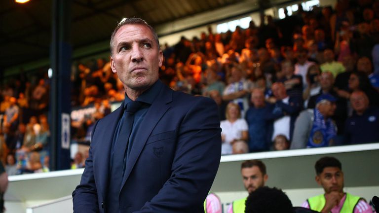 Защитникът на Лестър Уесли Фофана тренира с отбора до 23