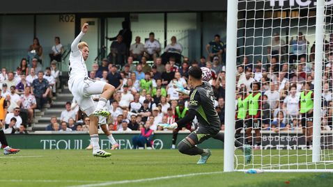 Манчестър Юнайтед се размина с победата в Лондон