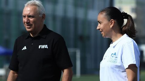  Христо Стоичков откри футболна академия в Киргизстан 