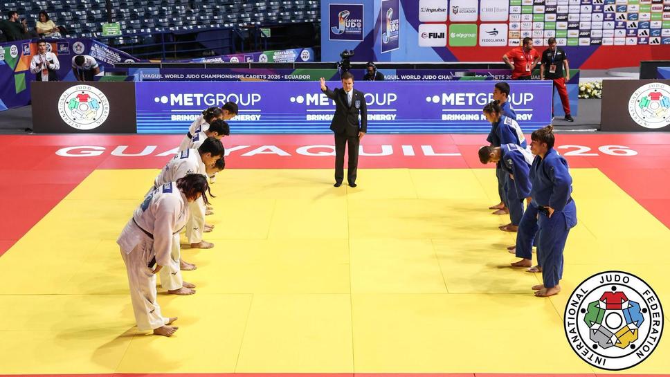 България загуби от шампиона Казахстан в отборната надпревара на Световното