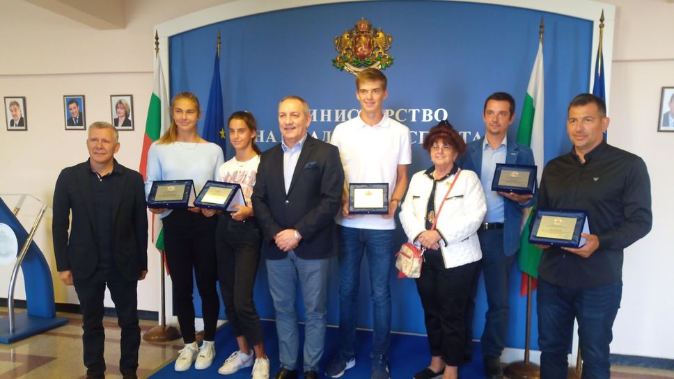 Заслужено признание за успехите си получиха четири от големите надежди на българския тенис