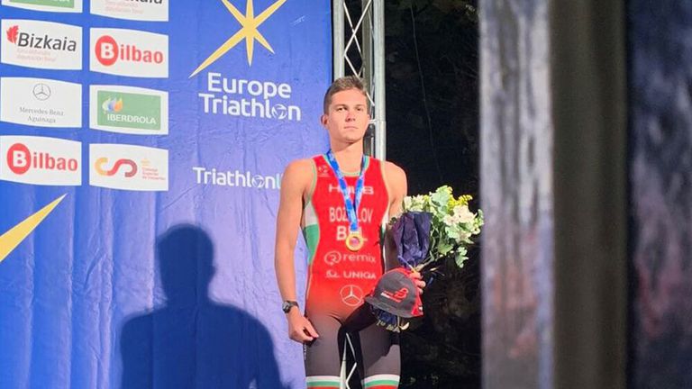 Българският национален състезател по триатлон Александър Божилов спечели бронзов медал