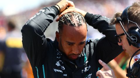  Хамилтън: Губим доста време на вършиме 