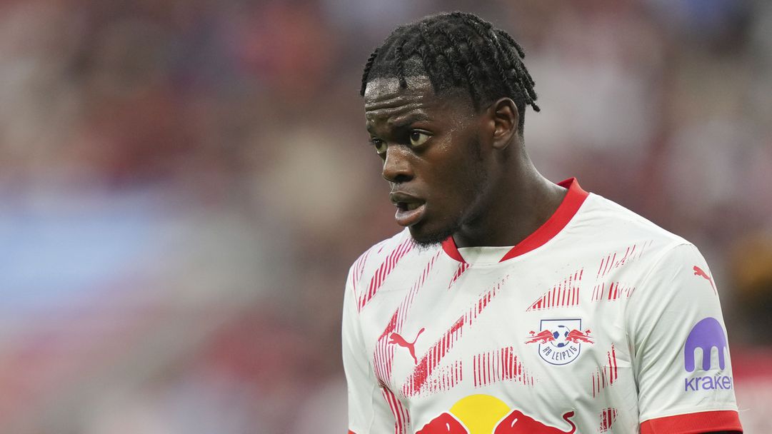 Арсенал в преговори за френски защитник от Бундеслигата