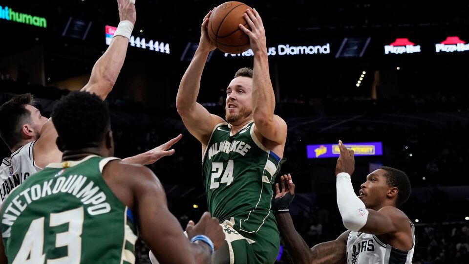 Шампионът постигна втората си победа от началото на сезона