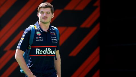  Хамилтън предизвести водачите на Макларън за Верстапен: Той е палач 