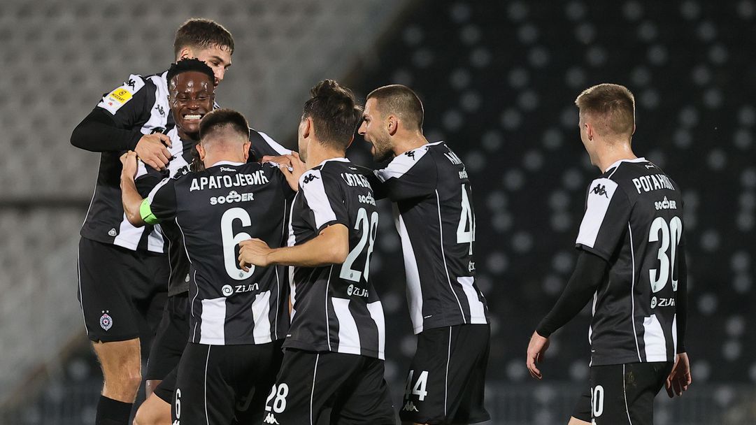 Карабельов и Партизан отново поведоха колоната в Сърбия