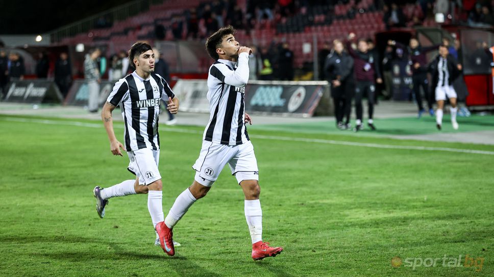 Десният защитник на Локомотив Пловдив Адриан Кова получи първа повиквателна за